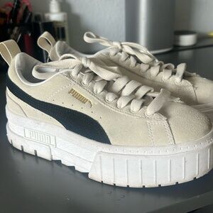Women’s Puma platform sneaker